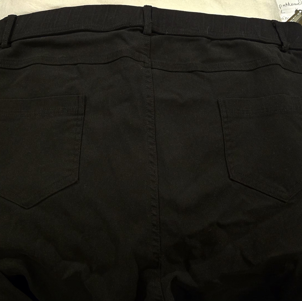 🫶Elegant Black Lace Trim Pants - Picture 8 of 8